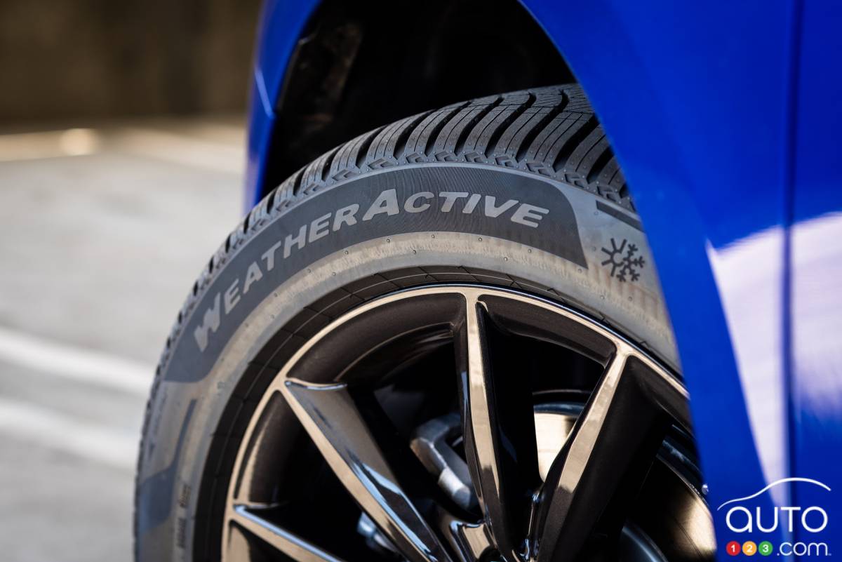 Le pneu Pirelli Scorpion WeatherActive