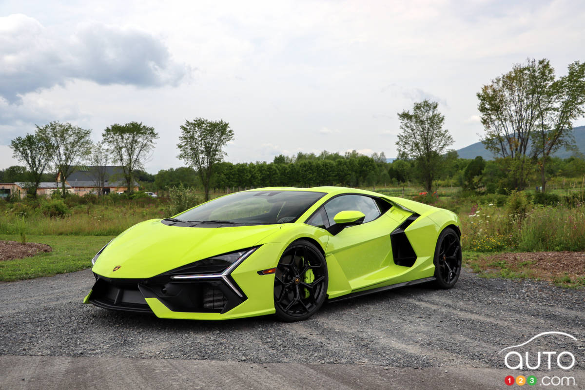 Lamborghini Revuelto 2024