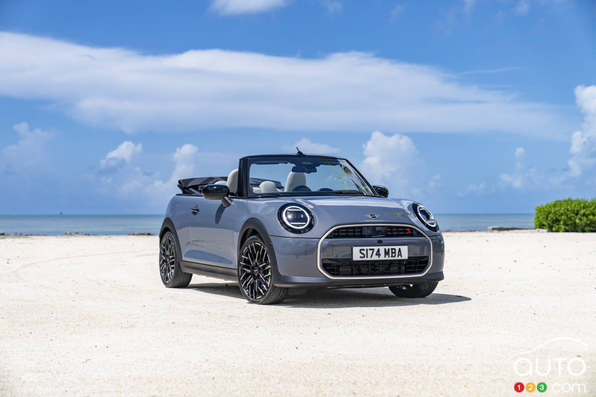 Mini Cooper décapotable 2025, trois quarts avant