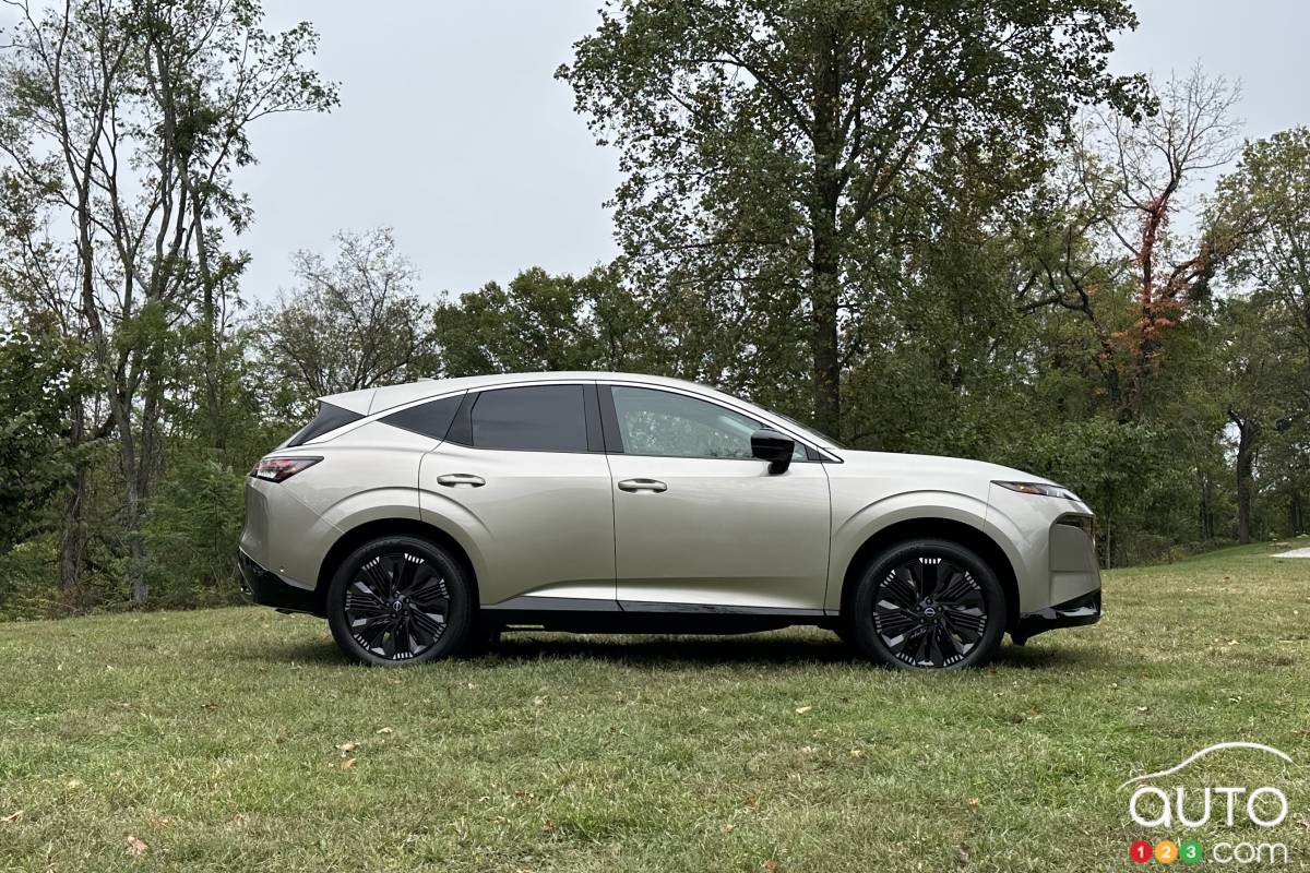 Nissan Murano 2025, de profil