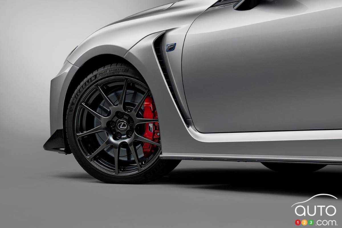 Lexus RC F Édition finale 2025, roue