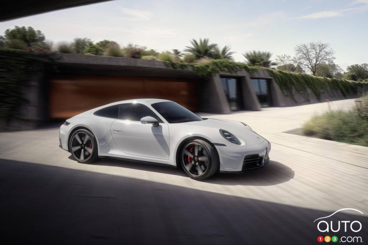 Porsche 911 Carrera S 2025, de profil