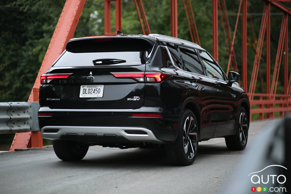 Mitsubishi Outlander PHEV, arrière