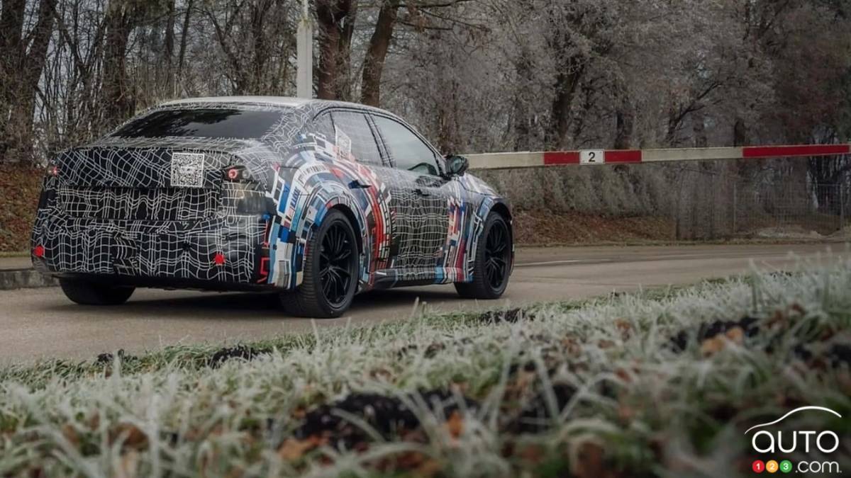 Prototype de la future BMW M3 électrique, trois quarts arrière