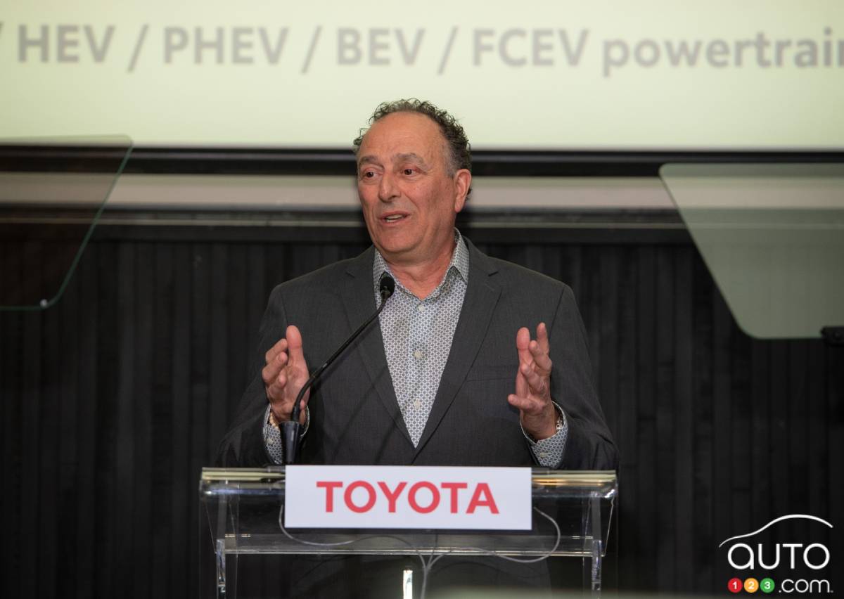 Le PDG de Toyota Canada, Cyril Dimitris, au Salon de l'auto de Toronto 2025