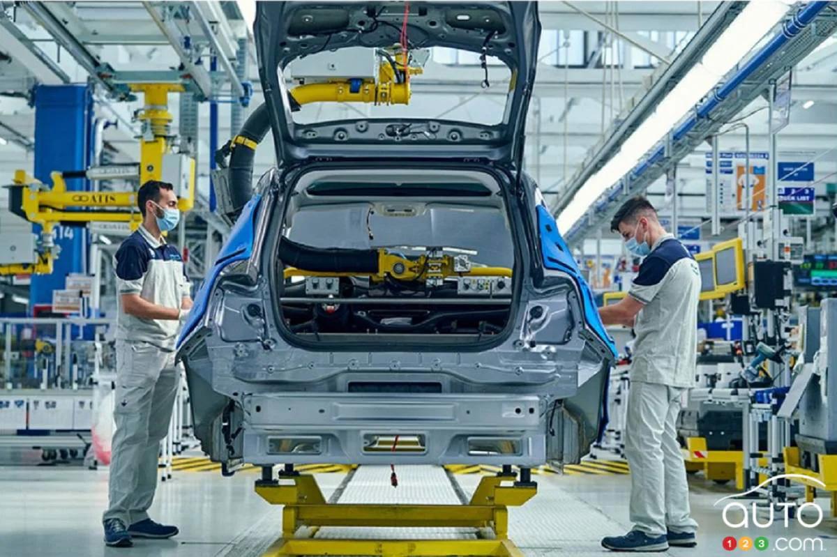 Dans l'usine de Stellantis à Mirafiori, en Italie