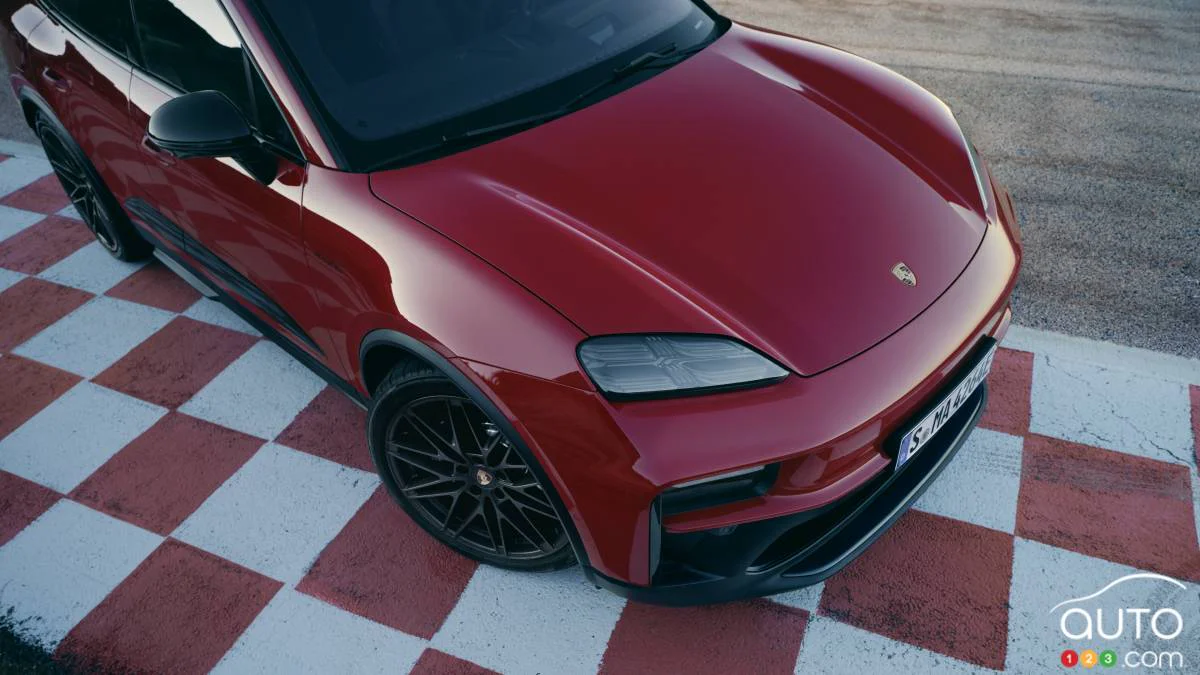 Porsche Macan GTS 2026, capot