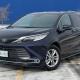 Toyota Sienna hybride bleu foncé vue de trois quarts avant